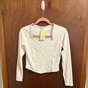 Elegant White Cropped Long Sleeve Top